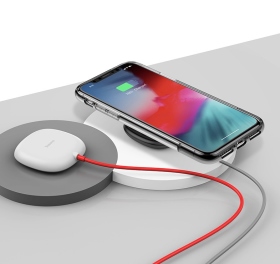 倍思(黑)吸盤無線10W充電器